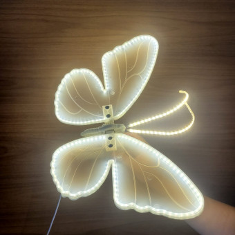 BORBOLETA DECORATIVA COM LED BRANCO 40CM