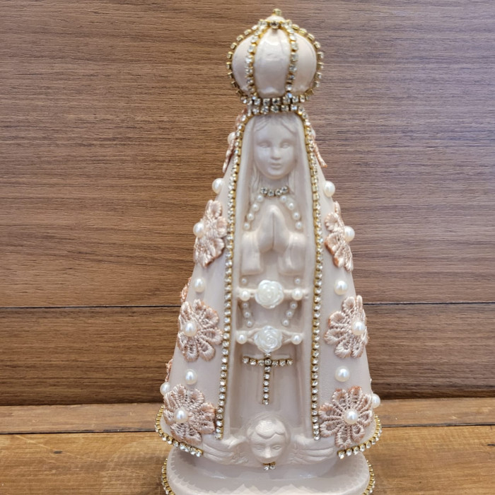NOSSA SENHORA APARECIDA COM APLIQUE 20CM CAFE