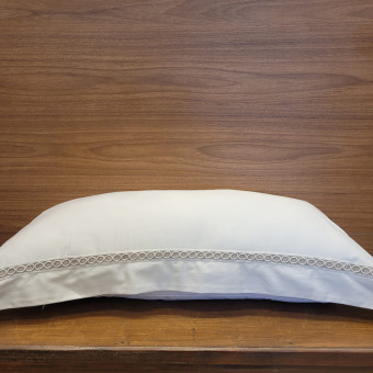 ALMOFADA 35X70 600 FIOS DEAUVILLE BR/FENDI