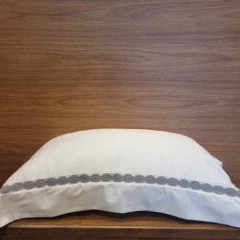 ALMOFADA 40X60 DARLING BCO/PLATINO 600 FIOS
