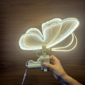 BORBOLETA DECORATIVA COM LED BRANCO 40CM