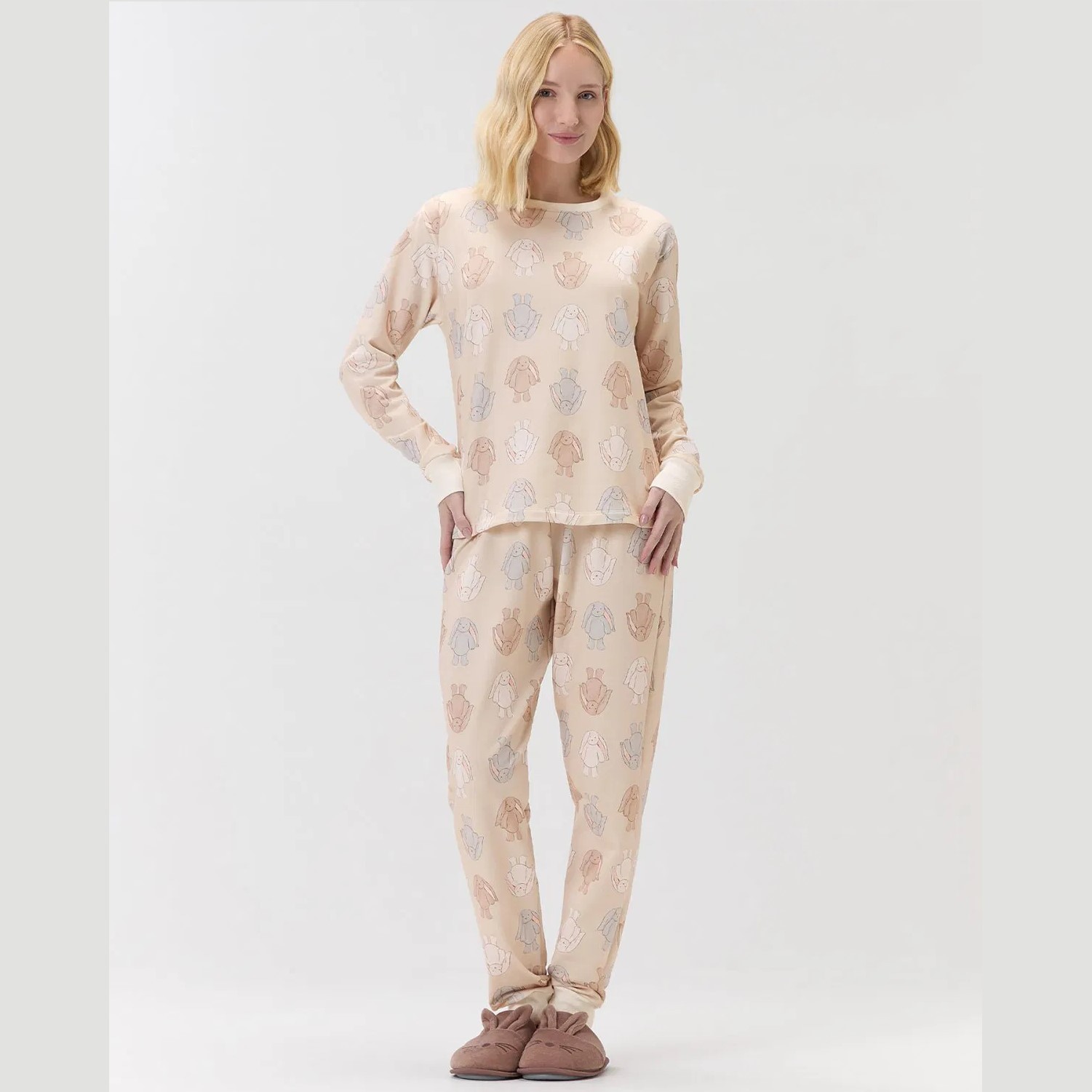 PIJAMA FEMININO LONGO MOLETINHO COELHOS BEGE