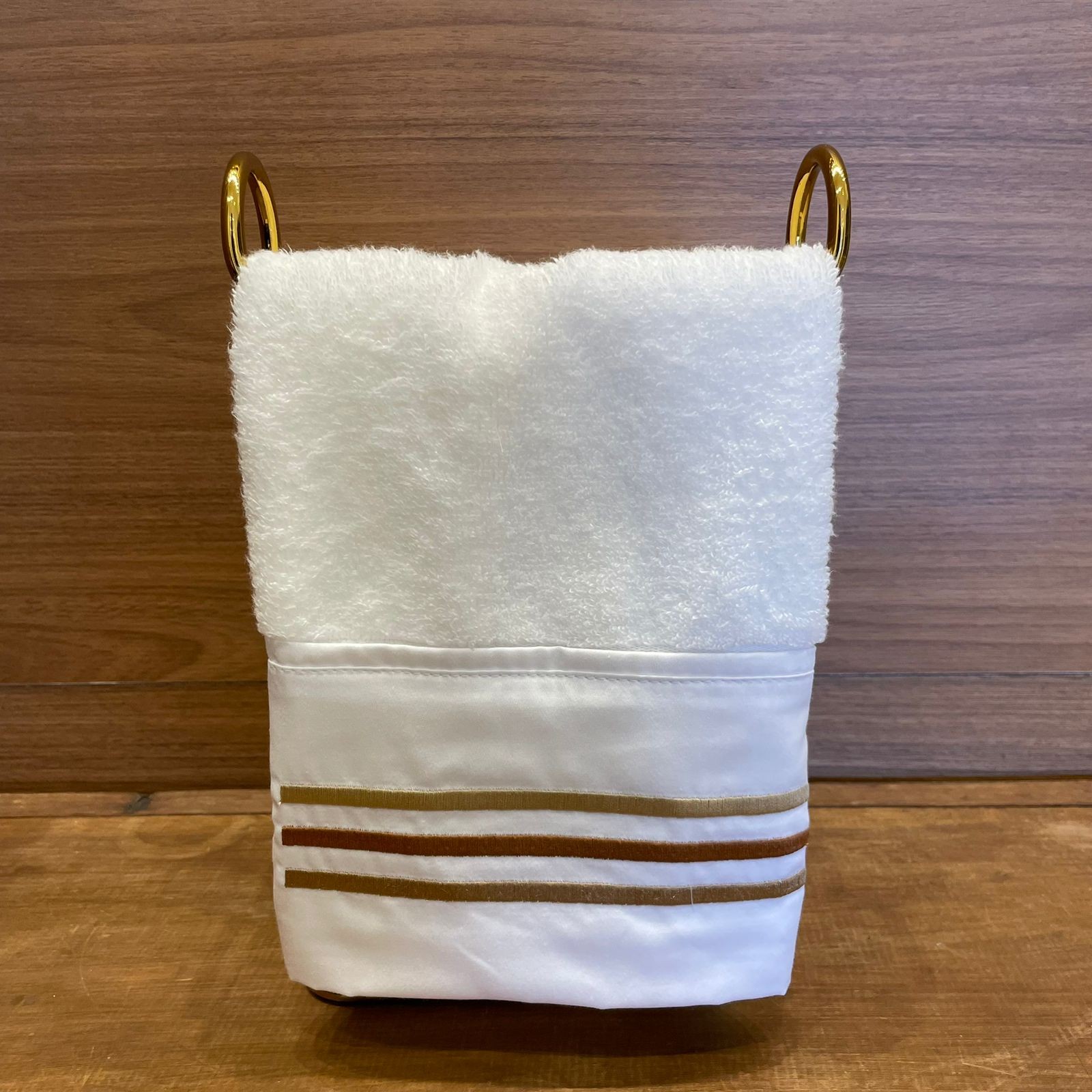 TOALHA LAVABO TRÊS LISTRAS BEGES BRANCO