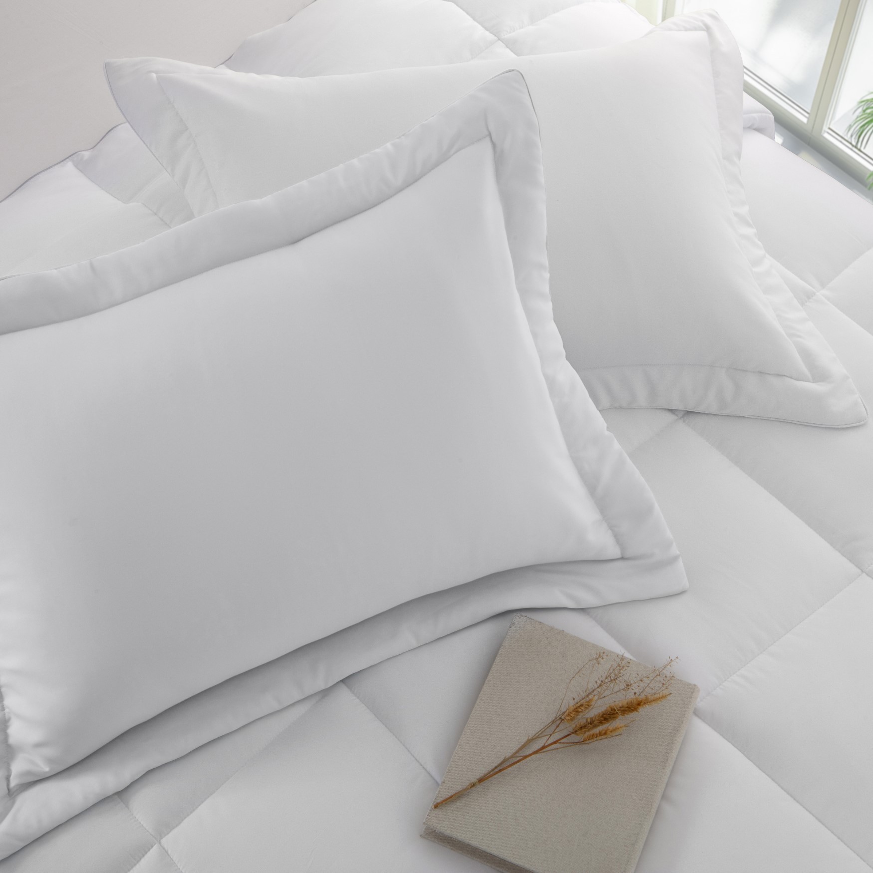 PORTA TRAVESSEIRO 50X70 TOQUE DE PETALAS BRANCO