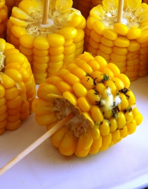 milho-com-manteiga-aromatizada